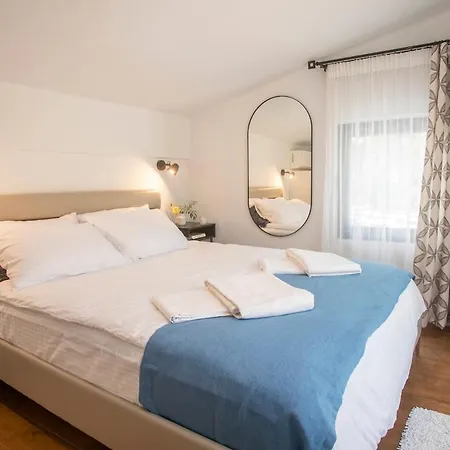 Allure Luxury 2, Vila *